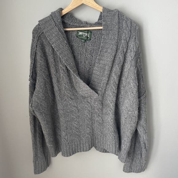 American Eagle Outfitters Sweaters - American Eagle Gray Cable Knit Sweater Womens Size‎ Large With Hood V Neck